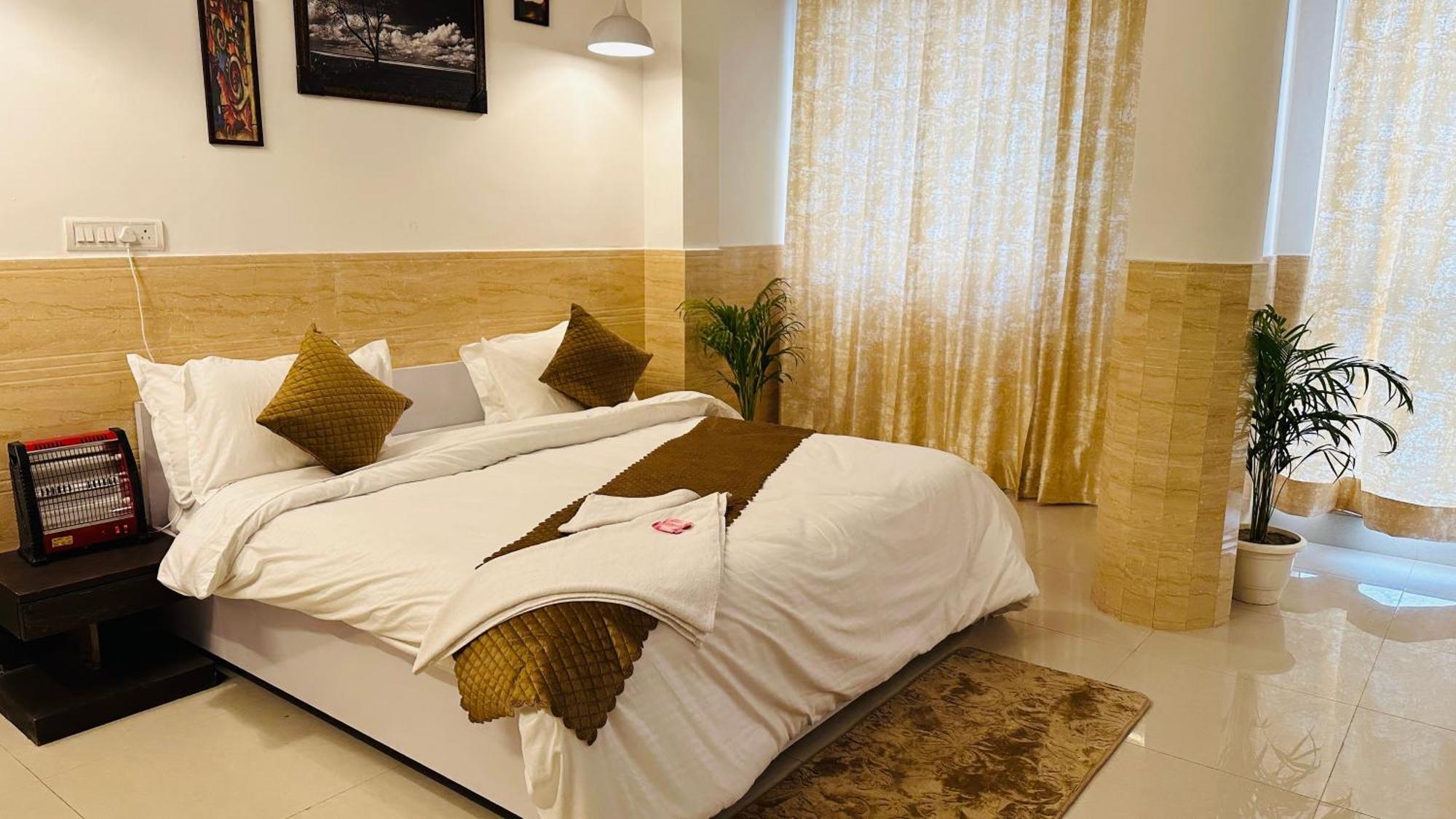 Hotel Relax In - Noida Sector 18 Zewnętrze zdjęcie