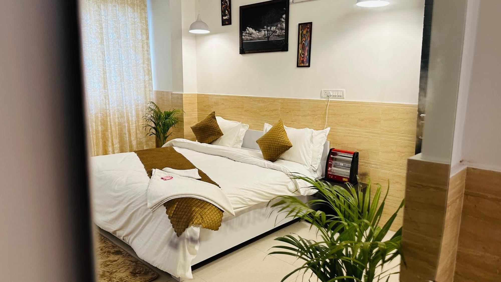 Hotel Relax In - Noida Sector 18 Zewnętrze zdjęcie