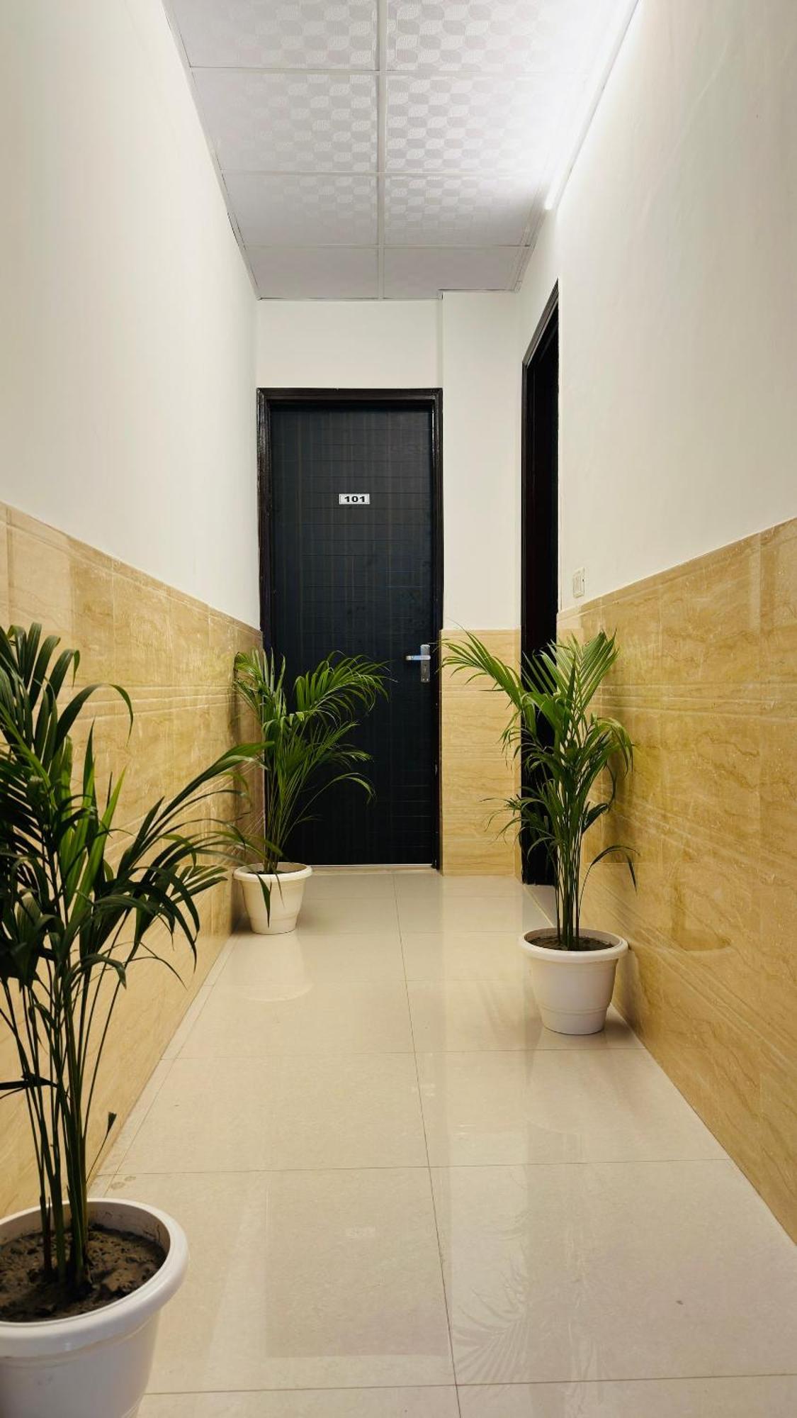 Hotel Relax In - Noida Sector 18 Zewnętrze zdjęcie
