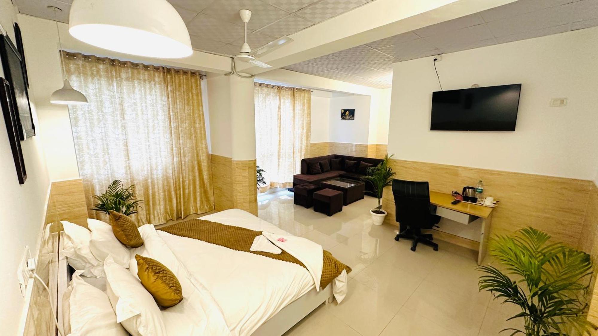 Hotel Relax In - Noida Sector 18 Zewnętrze zdjęcie