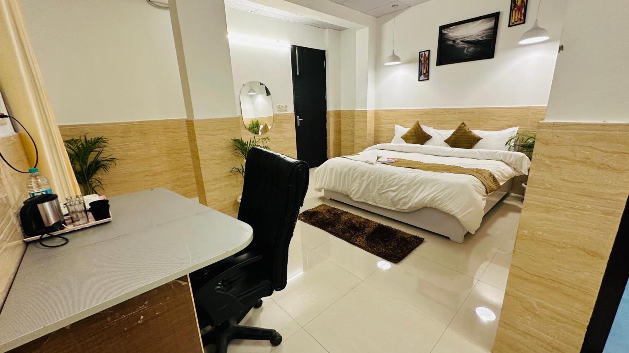 Hotel Relax In - Noida Sector 18 Zewnętrze zdjęcie
